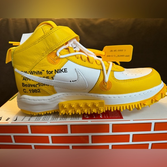 New Nike Air Force 1 Mid SP LTHR ‘Off-White /Varsity Maize’ Men’s Size 9 - Picture 3 of 16